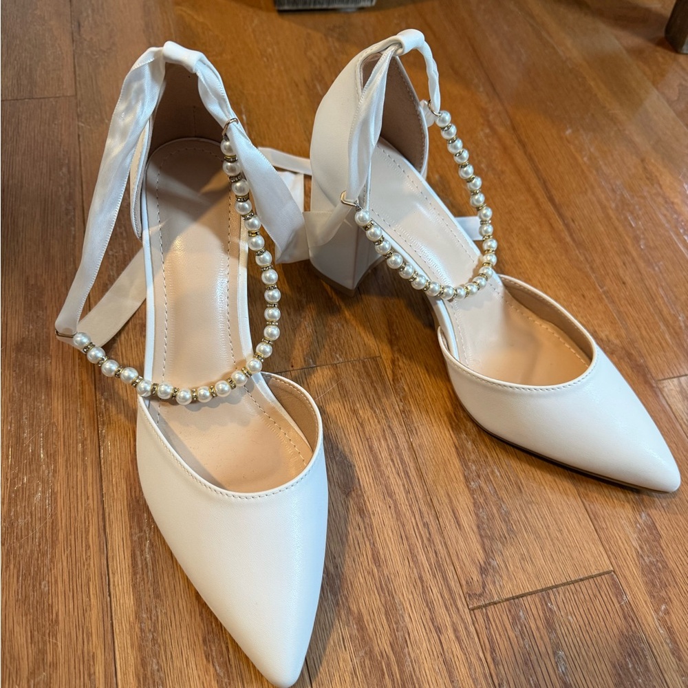 Elegant White Pearl-Embellished Women's Shoes